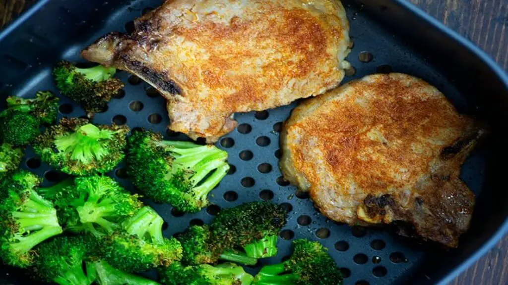 how long to cook pork chops in air fryer
