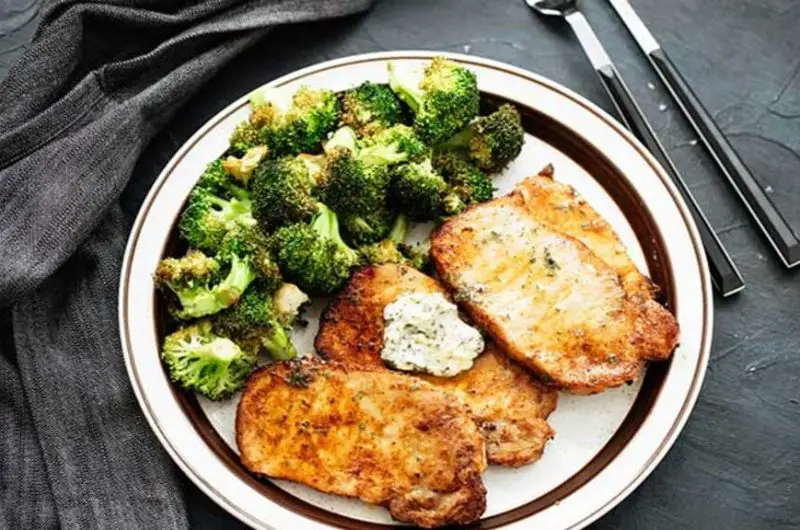 Air Fryer Pork Chops With Broccoli Recipe That Your Kids Might Love