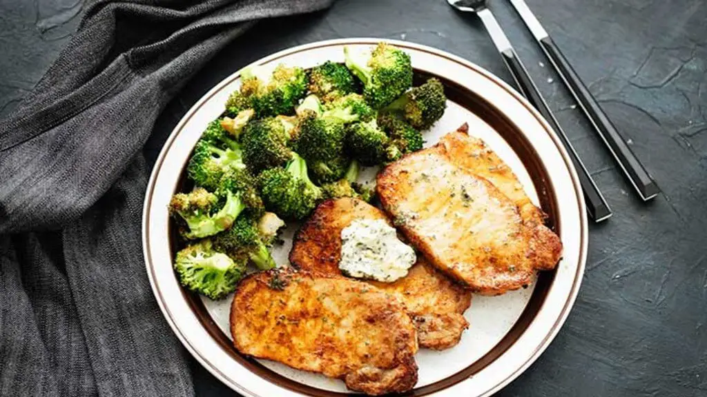 AIR FRYER PORK CHOPS WITH BROCCOLI: A Healthy Recipe For All