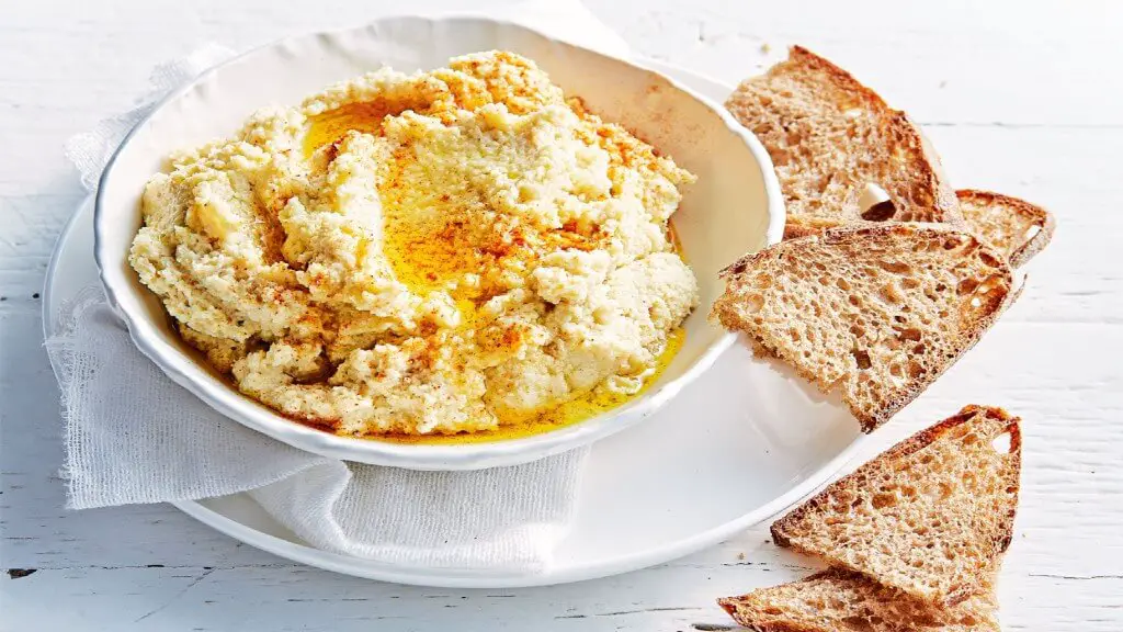 cauliflower hummus